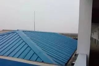彩钢板房顶施工做法视频大全 结构桥梁钢结构施工 第1张