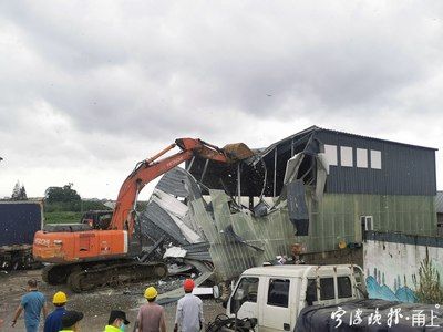 集装箱建筑是不是违章（集装箱建筑属于违章建筑吗？） 钢结构蹦极施工 第3张