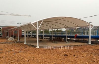 钢结构雨棚安装施工方案 钢结构门式钢架施工 第1张