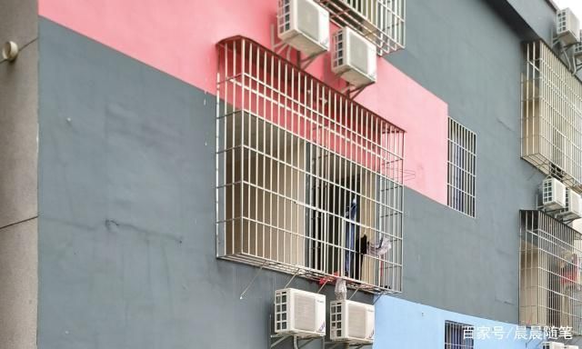 轻钢别墅贵还是钢筋混凝土贵