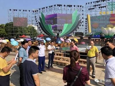 旋转楼梯图示（使用旋转楼梯有哪些安全注意事项？）