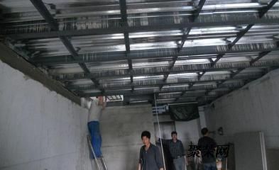 用钢材搭二层楼阁楼
