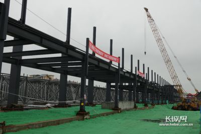 钢结构隔板做楼层隔板的做法（钢结构隔板作为楼层隔板的建造方法主要包括以下步骤）