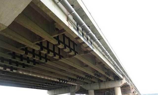 碳纤维加固在桥梁建设中的优势(碳纤维加固技术在桥梁建设中的应用) 钢结构玻璃栈道设计 第2张 碳纤维加固在桥梁建设中的优势(碳纤维加固技术在桥梁建设中的应用) 钢结构玻璃栈道设计 第2张