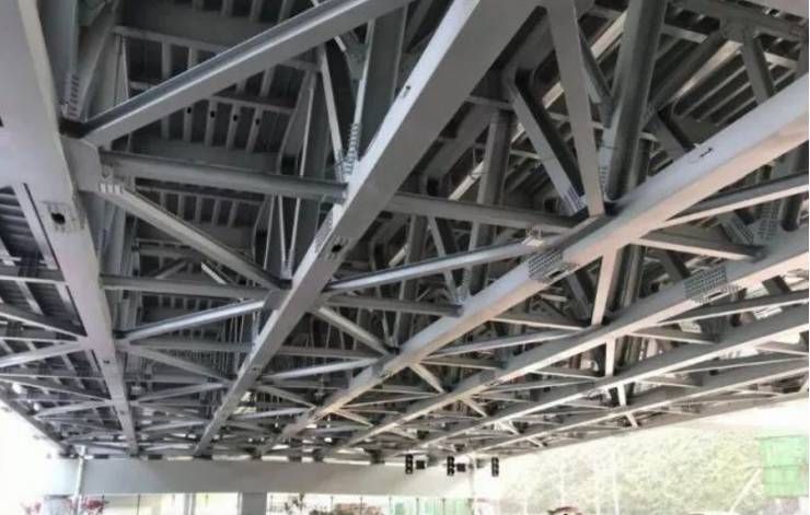 钢梁加固材料性能对比(梁加固用钢板好还是碳纤维好) 建筑施工图施工 第1张 钢梁加固材料性能对比(梁加固用钢板好还是碳纤维好) 建筑施工图施工 第1张