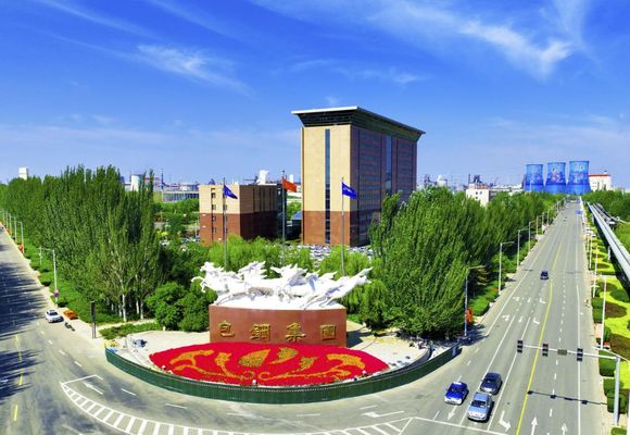 景观设计王向荣作品(《城市绿洲》王向荣的景观设计作品有哪些特点)