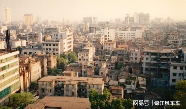 别墅内部加层图片（别墅内部加层图片搜索结果中未提供直接的图片链接） 钢结构玻璃栈道施工 第4张