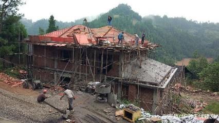 屋顶加固费用多少合适呢(屋顶加固的费用是多少) 建筑施工图施工 第5张 屋顶加固费用多少合适呢(屋顶加固的费用是多少) 建筑施工图施工 第5张