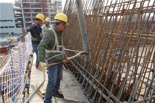 北京混凝土标号低了怎么办(混凝土施工质量控制要点) 钢结构玻璃栈道施工 第5张 北京混凝土标号低了怎么办(混凝土施工质量控制要点) 钢结构玻璃栈道施工 第5张