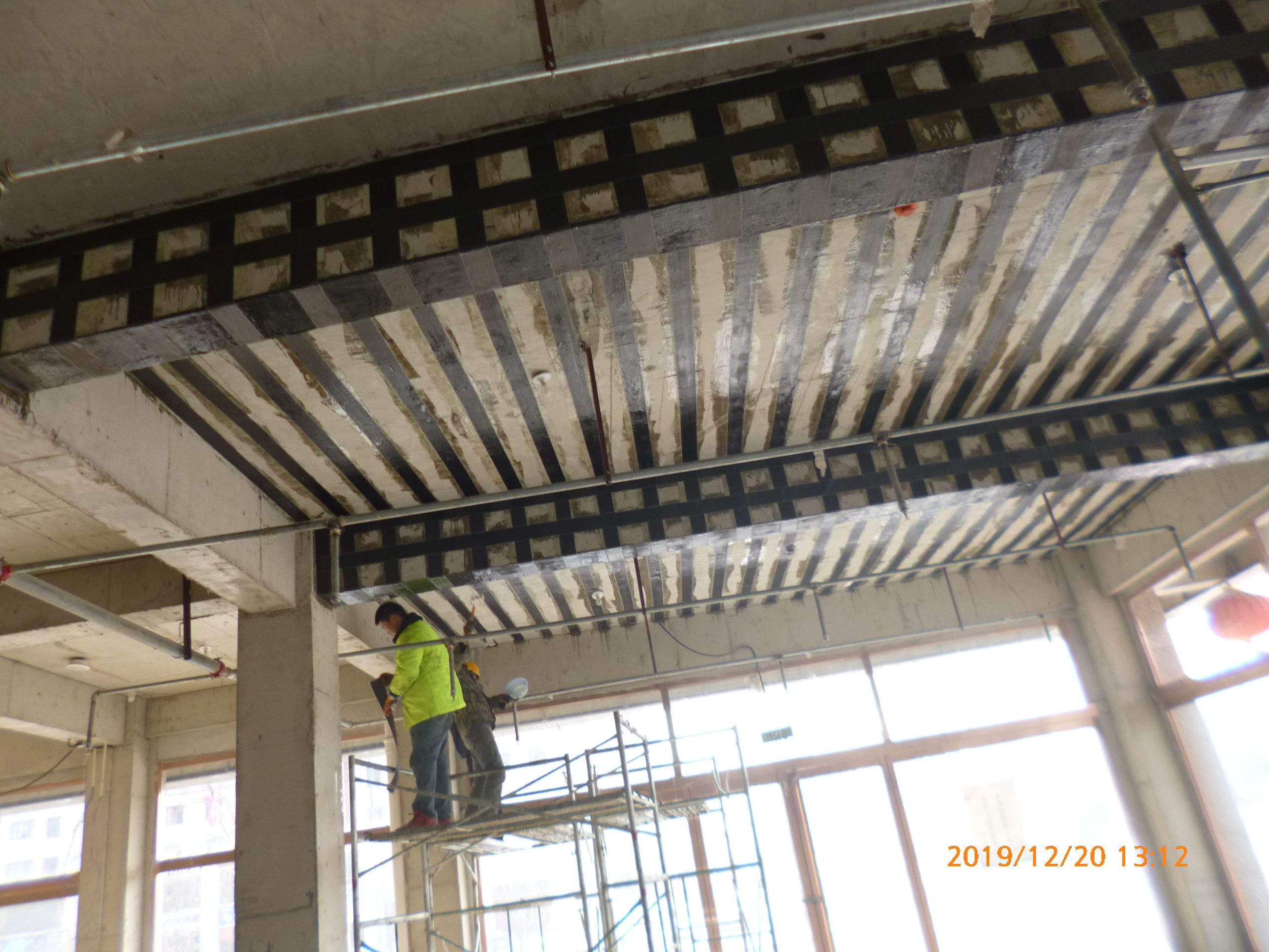 房顶碳纤维加固多少钱（房顶碳纤维加固价格受多种因素影响屋顶加固材料成本对比） 钢结构框架施工 第5张