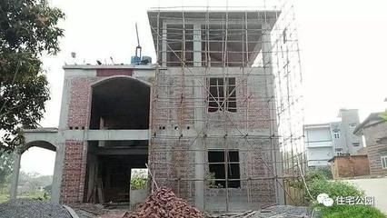 建砖混结构房包工包料每平米造价多少（砖混结构房包工包料每平米造价会受到多种因素影响） 钢结构钢结构停车场设计 第1张