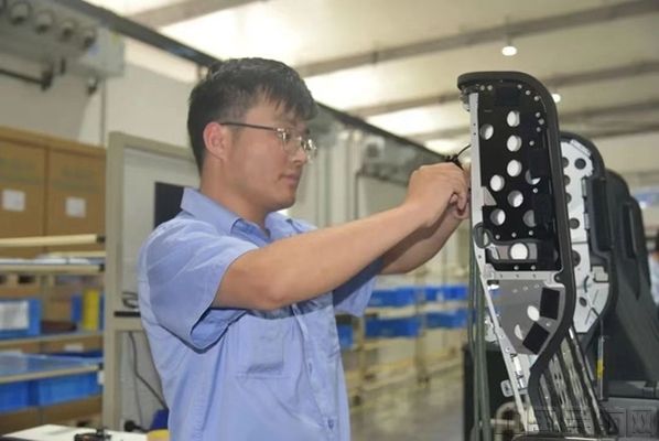 杨群峰个人职业生涯经历（杨群峰的简历、简介）