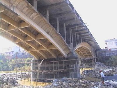 桥梁加固施工细节图解（桥梁加固施工成本节约策略） 钢结构玻璃栈道施工 第5张