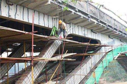 旧楼加固过程视频（关于旧楼加固过程的视频由于我无法直接访问互联网或提供特定视频链接） 钢结构框架施工 第4张