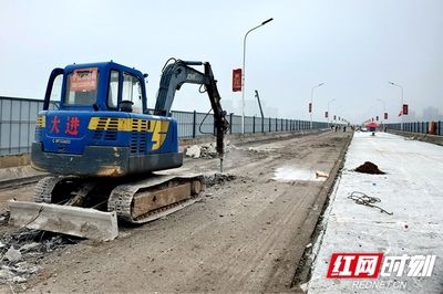 湘潭市二大桥维修加固工程项目(湘潭二大桥主桥及南引桥维修加固项目) 装饰幕墙施工 第1张 湘潭市二大桥维修加固工程项目(湘潭二大桥主桥及南引桥维修加固项目) 装饰幕墙施工 第1张