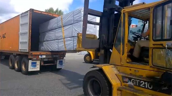 管子怎么装进集装箱视频（无法直接提供“管子怎么装进集装箱”的文字版教程） 钢结构玻璃栈道设计 第4张