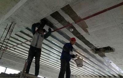 粘钢板加固梁的后期维护措施（粘贴钢板加固施工工法）