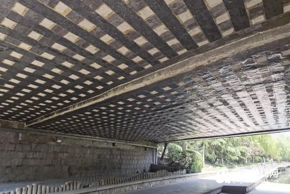 碳纤维加固在桥梁中的应用案例（南京机场路高架桥碳纤维加固技术在桥梁加固中的应用） 结构污水处理池施工 第3张