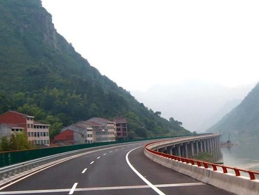 碳纤维布加固案例分析报告（碳纤维布加固是什么）
