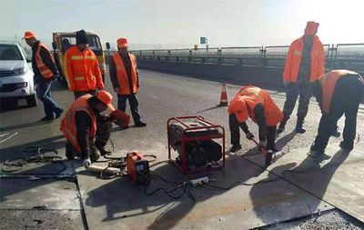 碳纤维加固荷载试验方法（碳纤维加固荷载试验研究】碳纤维布加固梁抗弯荷载试验研究） 钢结构桁架施工 第5张